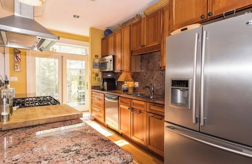 Glenn Haven Shores House | Quiet setting 15 min from Saugatuck/South Haven with easy beach access