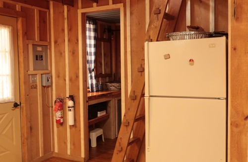 Dushore Cabin | Quiet setting along a beautiful mountian stream!