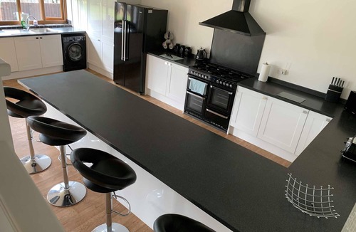 Wisbech House | Quiet setting with secure gated parking, children's play area & farm animals