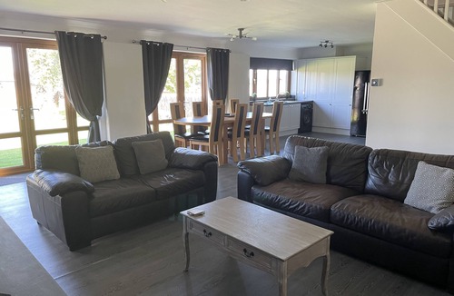 Wisbech House | Quiet setting with secure gated parking, children's play area & farm animals