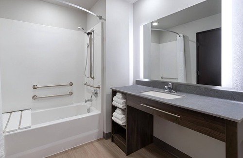 Nampa Hotel | Quiet Space Ideal for Extended Stay Business Trips or Family Outings In Nampa