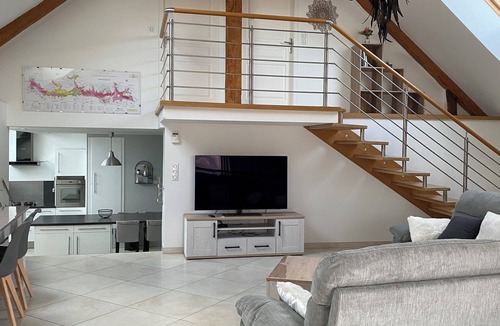 Vignoles Apartment | Quiet, spacious, bright apartment in a pretty village 5 kms from Beaune