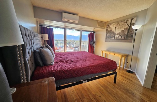 Southeast Colorado Springs Condo | Quiet, Spotless Condo with King Bed for your Getaway!