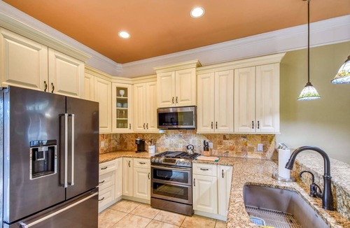 Lincolnville House | Quiet Street, Steps to Shops, Food, and Historic Downtown, 5 Miles to Beach! $300 in Free Tickets!