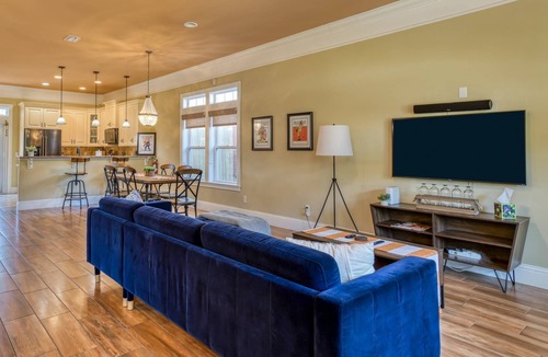 Lincolnville House | Quiet Street, Steps to Shops, Food, and Historic Downtown, 5 Miles to Beach! $300 in Free Tickets!