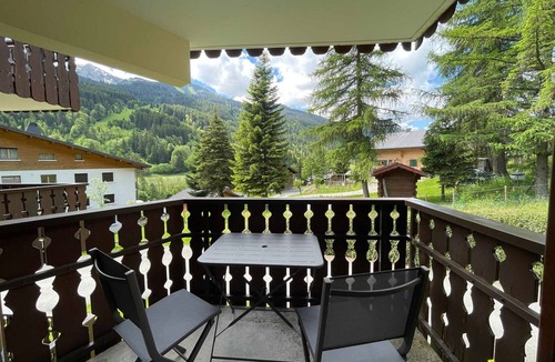 Abondance Apartment | Quiet studio for 4 people with private parking