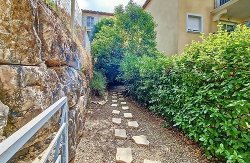 Callian Apartment | Quiet studio, pool, pets allowed, air conditioning, Var