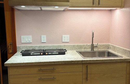 Ladera Apartment | Quiet Studio. Private Entrance. Parking. WiFi. Laundry. Near Stanford.