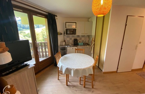 Abondance Apartment | Quiet Studio with Covered Parking