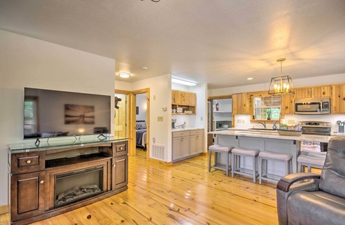 Tignall Cabin | Quiet Tignall Getaway Near Lake w/Boat Dock
