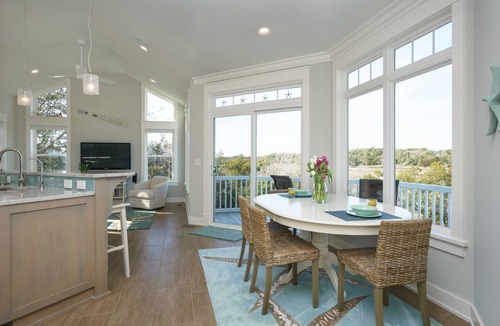 Long Beach Cottage | Quiet, Tranquil Retreat For Two, a 5-minute Walk to the Ocean