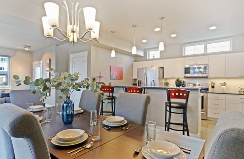 Fort Collins House | Quiet Urban Community – Designer Home W/Hot Tub!