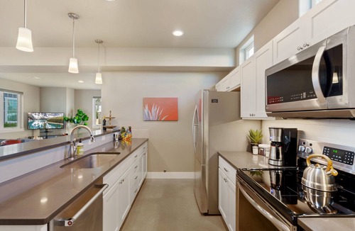 Fort Collins House | Quiet Urban Community – Designer Home W/Hot Tub!