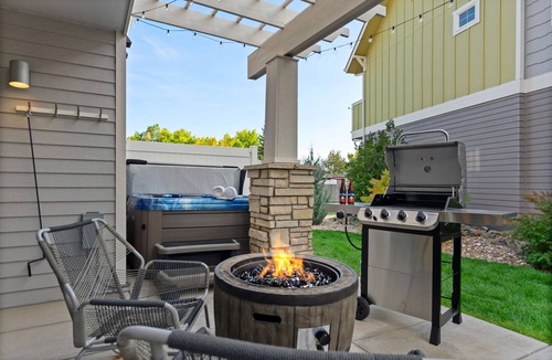 Fort Collins House | Quiet Urban Community – Designer Home W/Hot Tub!