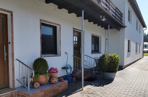 Selb Apartment | Quiet vacation apartment (93sqm) with large garden and covered terrace
