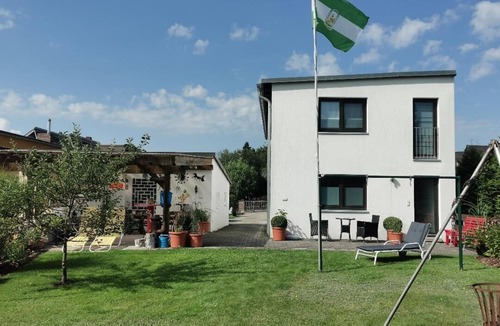 Selb Apartment | Quiet vacation apartment (93sqm) with large garden and covered terrace