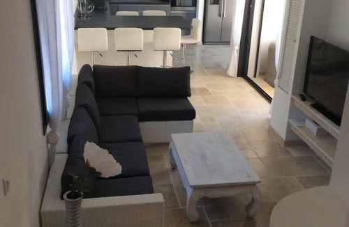 Preconil Villa | Quiet villa, view of the hills near the sea, heated pool, CLIM