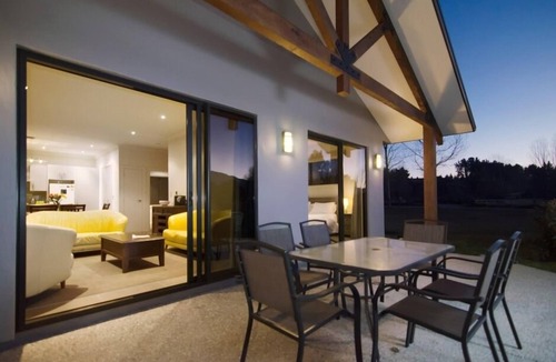Wanaka Apartment | Quiet, warm, apartment
