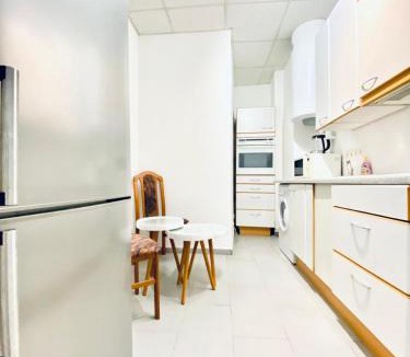 Liesing Apartment | Quiet Well-Connected Area, Comfy 3BR Apartment