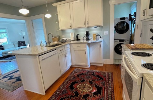 Seaview House | Quiet West Seattle Bungalow w/fenced in yard - 5 mins walk to beach!