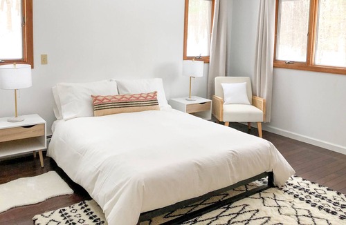 New Marlborough House | Quiet woodland retreat near Great Barrington
