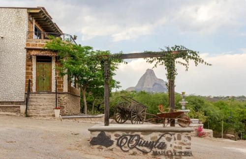 Bernal House | Quinta María Victoria