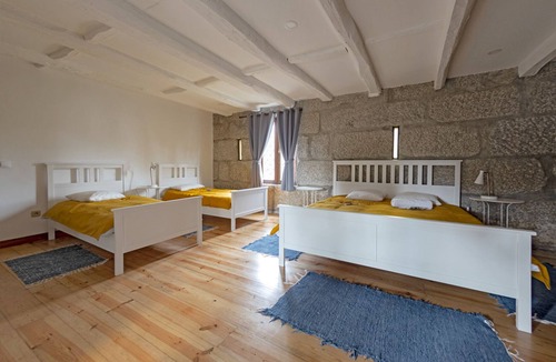 Paredes House | Quinta with pool and garden in Vinho Verde region
