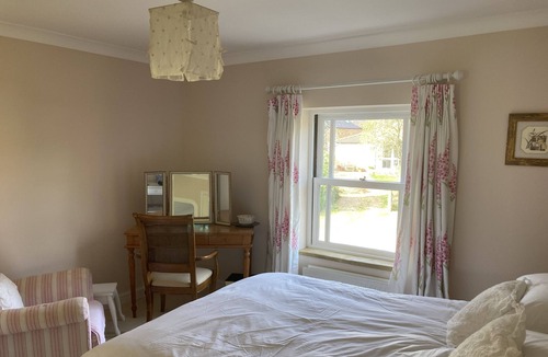 Blakesley House | Quintessential English village House 4 miles from Silverstone circuit, sleeps 8.