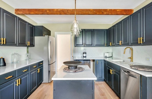 Village of Southampton House | Quintessential Hamptons home with 6 bedrooms (all ensuite bathrooms), open.