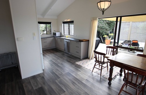 Omaha House | Quintessential Kiwi bach in the heart of Omaha