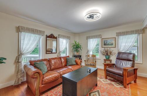 Putnam House | Quintessential New England Home w/Patio & Grill!