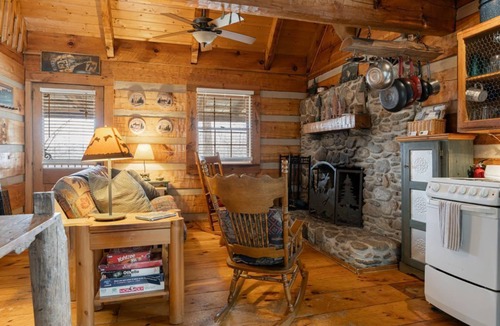 Weaverville Cabin | Quintessential Private Log Cabin with New Hot Tub