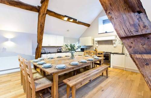 Hurdlow House | Quirky barn conversion, sleeps 8 in 4 bedrooms, near to the High Peak Trail.