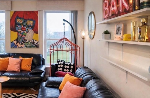 Newcastle-upon-Tyne Apartment | Quirky Group Apartment 5mins to City Centre - Up To 11 Guests