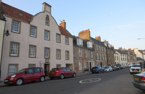 Pittenweem Apartment | Quirky harbour flat Pittenweem, lovely sea views, near East Neuk golf, beaches
