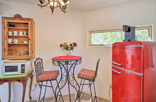 Santa Cruz Apartment | Quirky Santa Cruz Studio w/Shared Courtyard!