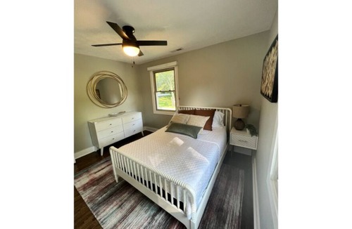 Madison House | Quite 2bed/1bath hideaway on spacious lot