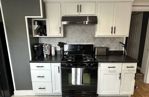 Morgantown House | Quite and Peaceful Modern Home Away From Home in the Mountain State!!!!