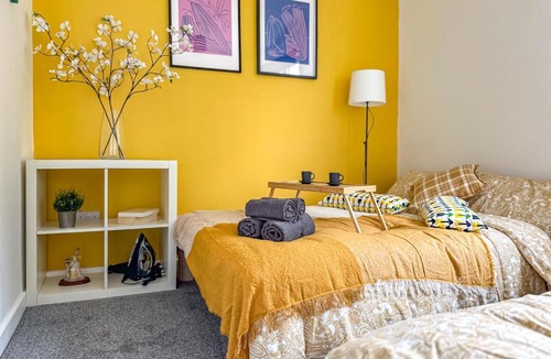 Clydebank Apartment | Quite Charming house near Glasgow