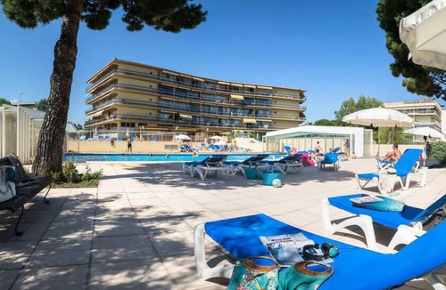 Saint-Laurent-du-Var Apartment | Résidence Pierre & Vacances Héliotel Marine - Apartment for 5 people - 1 bedroom - Air conditioning