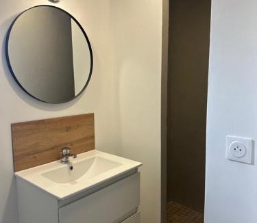 Roussillon-en-Isere Apartment | Résidence le 1564 Bleu