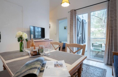 Boulouris-sur-Mer Apartment | Résidence Les Jardins d'Azur by Interhome