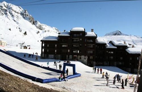 Belle Plagne Apartment | Résidence Pierre De Soleil - Appartement chaleureux et rénové · Skis aux pieds MAE-3575