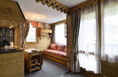 Belle Plagne Apartment | Résidence Pierre De Soleil - Appartement chaleureux et rénové · Skis aux pieds MAE-3575