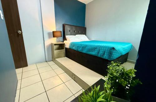 Santa Maria la Ribera House | R&A Hostal
