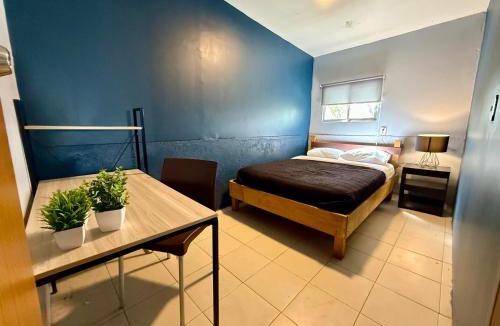 Santa Maria la Ribera House | R&A Hostal