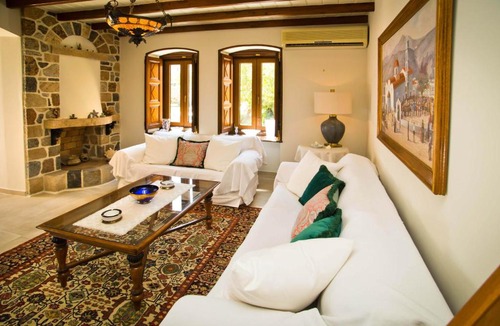 Kalymnos Town Villa | R&G luxury accommodation Kalymnos villa