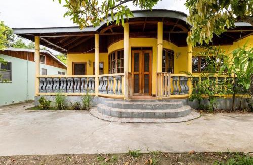 Negril House | R&V VILLA