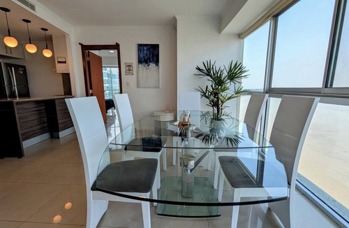 Las Penas Apartment | R1 805 - ¡Vista al Río Guayas! En Puerto Santa Ana. Piscina, Sauna y Gimnasio.