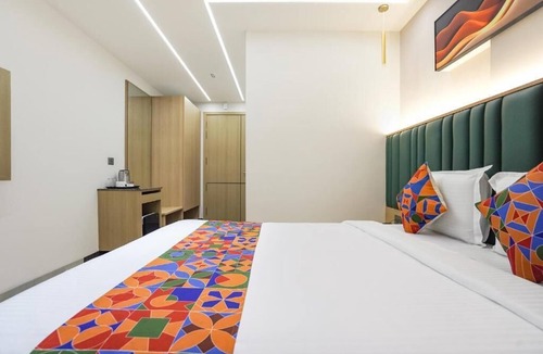 5th Block Hotel | RAAYARA SUITE